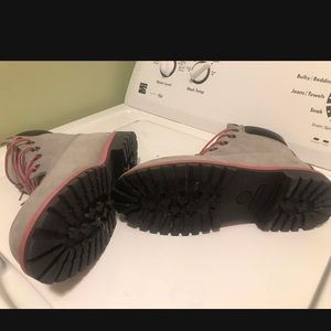 Timberland boots men 7 or women 9